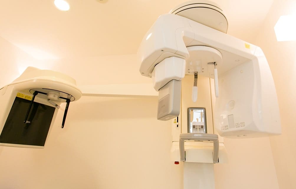 最新の設備で安全、精密な治療を実現